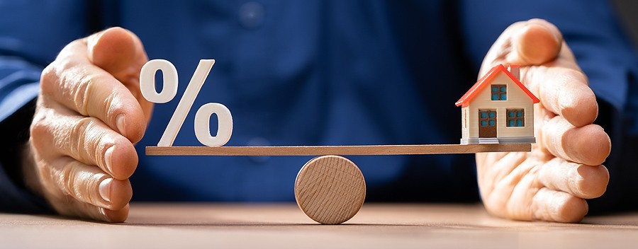 fed rate pause due to economic uncertainty from tariff policy